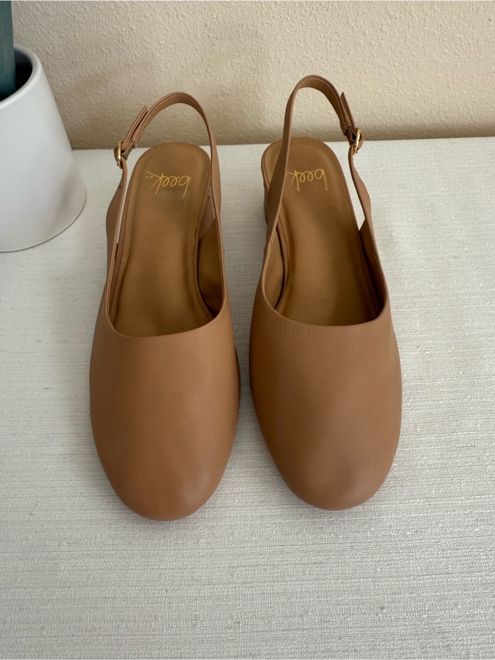 Beek Lora Hi Little Bird Classic Slingback Block Heel Pumps in Tan Leather - Picture 7 of 13